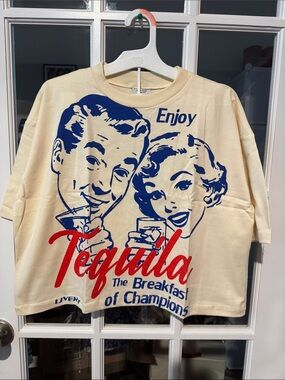 23” inseam and 19” shoulder down - Cream Graphic Crop top